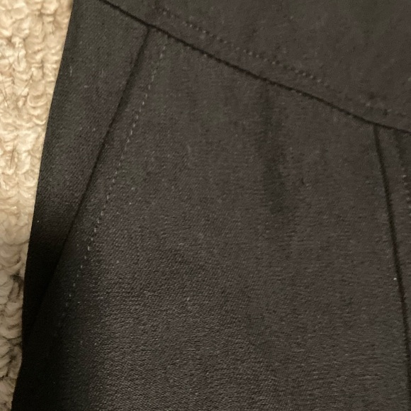 Banana Republic black skirt with pockets - Picture 2 of 8